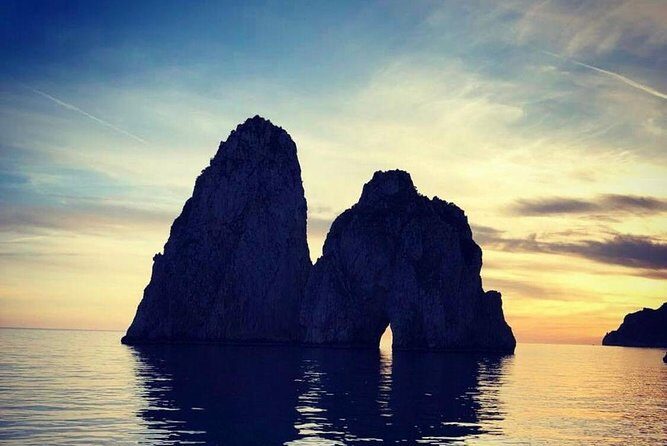 Small-group Positano Capri - The cave run: White Grotto, Green Grotto, Natural Arch, Faraglioni