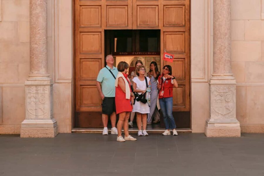 Sorrento: Guided Walking Tour & Street Food Experience - Vallone dei Mulini and Via Santa Maria della Pietà: quick pauses that add history texture