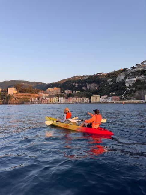 Sorrento: kayak small group tour to Bagni Regina Giovanna - Why the Bagni Regina Giovanna kayak stop beats walking