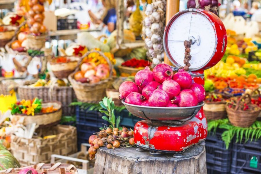 Sorrento: Markets and Cooking Class at a Cesarina's Home - Market Morning in Sorrento: Shopping Like a Local