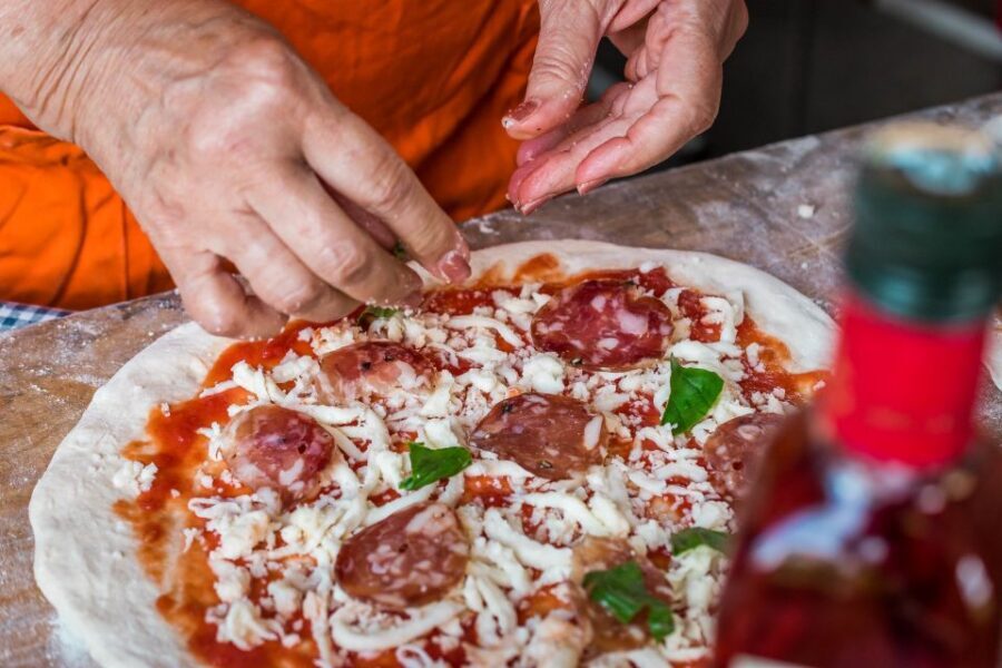 Sorrento: Pizza Making Class - Mozzarella and Olive Oil Tastings That Teach You What to Taste