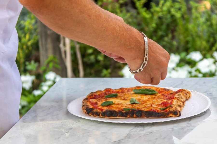 SORRENTO: Pizza School Mastering Neapolitan Delights - Dough, Shaping, and the Oven Moment