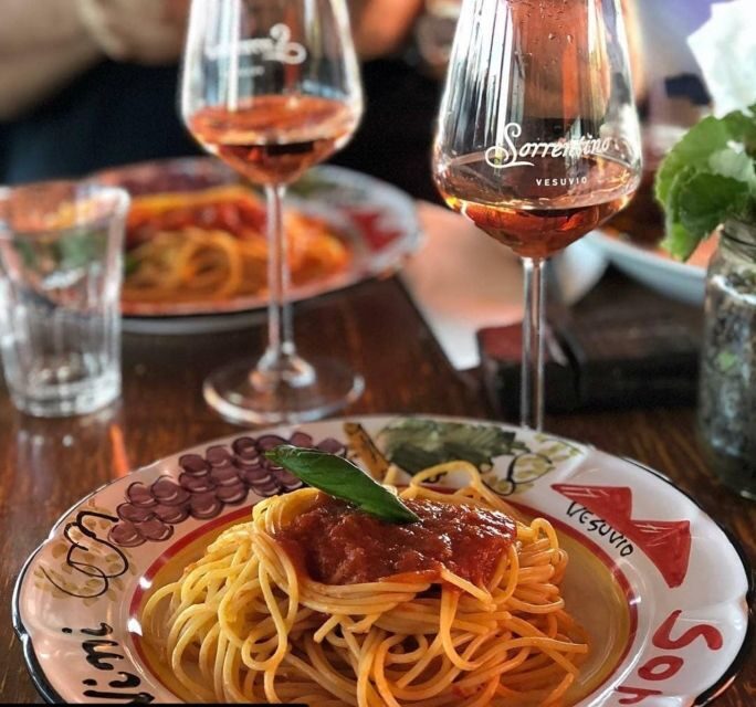 Sorrento: Pompeii & Herculaneum Day Trip Entry and Lunch - What to bring and how to dress so the day feels easier