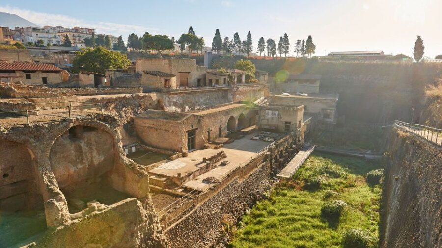Sorrento: Pompeii & Herculaneum Tour with Skip-the-Line - Mount Vesuvius views: why they matter even if you don’t climb it