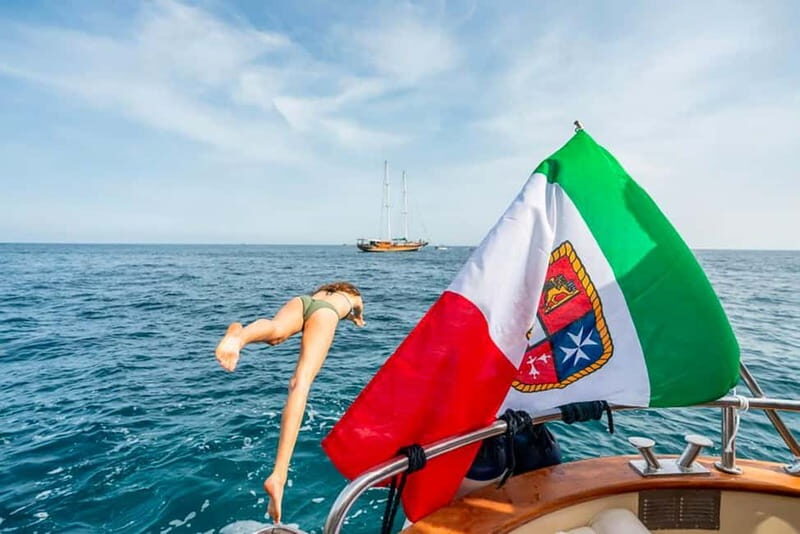 Sorrento: Positano & Amalfi Coast Small-Group Boat Tour - Sirenuses (Li Galli) Swim Stop: The Sea-Time Payoff