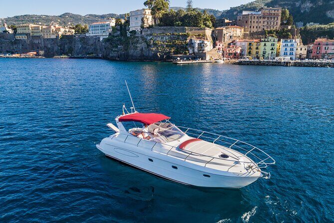 Sorrento: Private boat tour Capri&Positano - Raffaelli Shamal 40 - Marina Piccola: the easiest swim and snorkel break