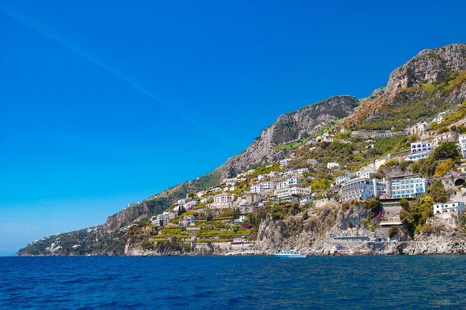 Sorrento: Private boat tour Capri&Positano - Raffaelli Shamal 40 - Positano’s 90-minute reset: vertical streets, boutiques, and shoes
