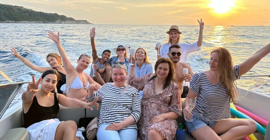 Sorrento: Scenic Boat Tour with Aperitif - Meeting Point at Marina Piccola: Don’t Be Fashionably Late
