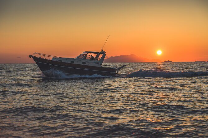 Sorrento Sunset Aperitif Cruise: Sip, Sail & Soak in the Views - Stop 2: the Sorrento land break (about 30 minutes)