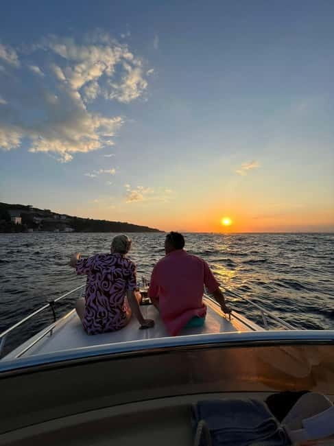 Sorrento: Sunset Coastal Boat Tour with Aperitif - From Sorrento Port to the Open Sea: The Setting That Makes This Work