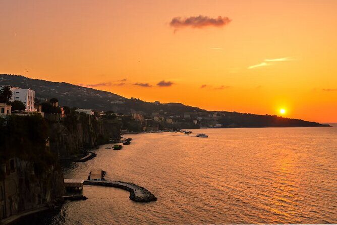 Sorrento Sunset Experience With Prosecco, Limoncello and Snacks - Food, drinks, and snorkeling gear: what you should expect onboard