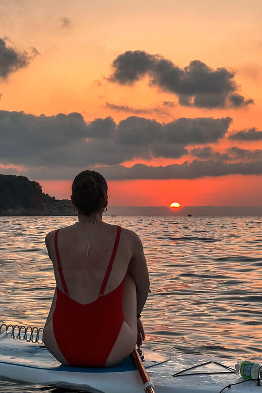 Sorrento: SUP Paddleboard Tour to Bagni Regina Giovanna - Getting started at Via Marina Grande: where the day becomes easy