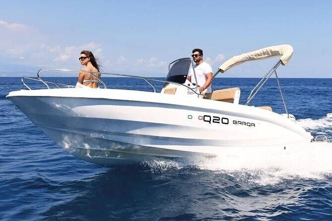 Sorrentomaxiboat tours to Capri - Blue Grotto time: why you should treat it as a highlight stop
