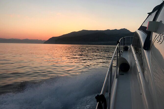 Sunset Luxury: Capri on fire - Stop 2: Capri’s Sunset Spot Suggested by the Captain (30 minutes)
