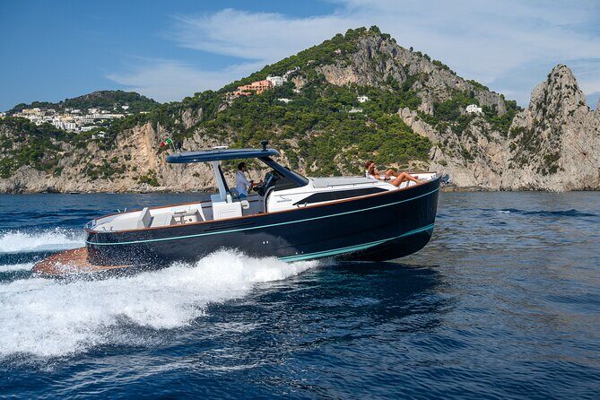 The Blue Fever: Capri island day cruise - Porto di Sorrento start: what to expect from the day flow