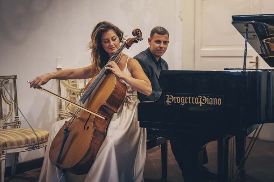 The Three Tenors in Sorrento: Opera Arias, Naples and Songs - Neapolitan Songs in the Second Half: From ’O Sole Mio to Caruso