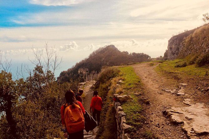 Trail of the gods with local guide Saveria Fiore "Ladybug" - Language and Pace: English Guide, Sensor-Friendly Walk