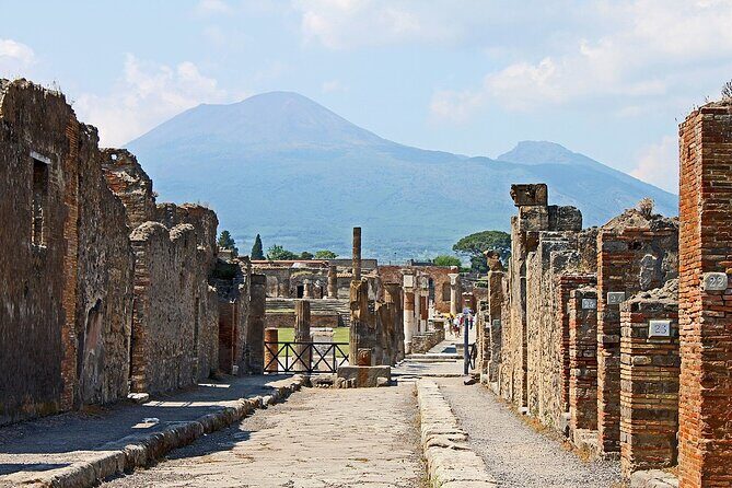 Transfer from Praiano to Naples - Small Group Size (Max 7): Why It’s More Comfortable