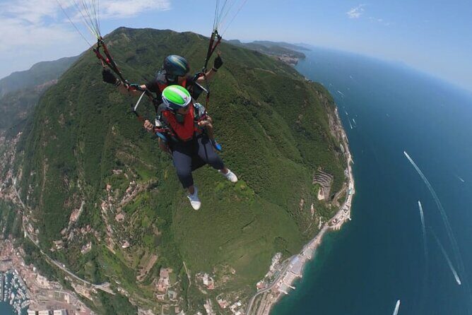 Two-seater paragliding Amalfi and Sorrento Coast Monte Faito - The takeoff run, harness feel, and how two-seat paragliding works