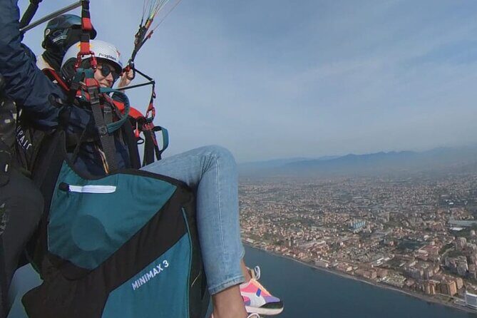Two-seater paragliding Amalfi and Sorrento Coast Monte Faito - Landing in Castellammare di Stabia and using the cable car return
