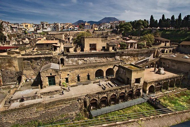 Vesuvius,Herculaneum,Pompeii from Naples or Sorrento - What you’ll actually get from the crater look