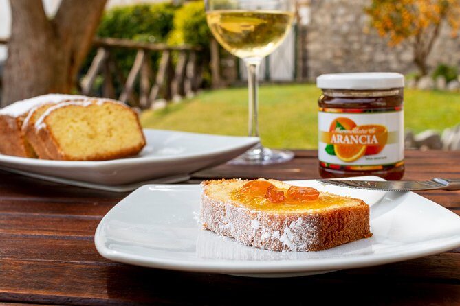 Wine & Food Tasting in Villarena - Food at the table: spaghetti alla Nerano and more